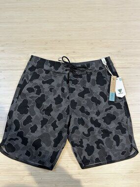 VISSLA Shorts Mens Small Riviera Sofa Surfer Black Camo Sweat Lounge Casual NEW
